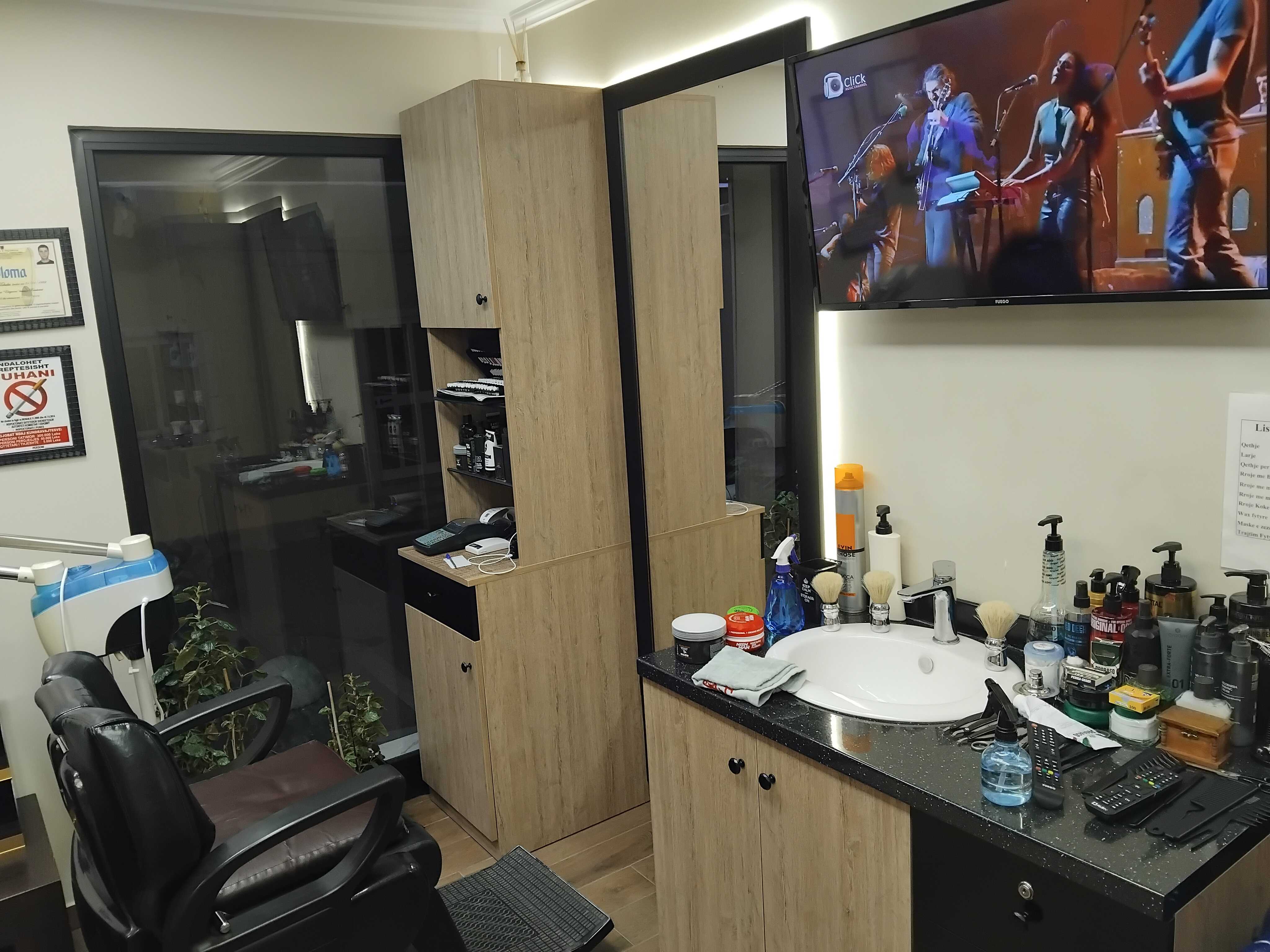 Deni Barber Shop