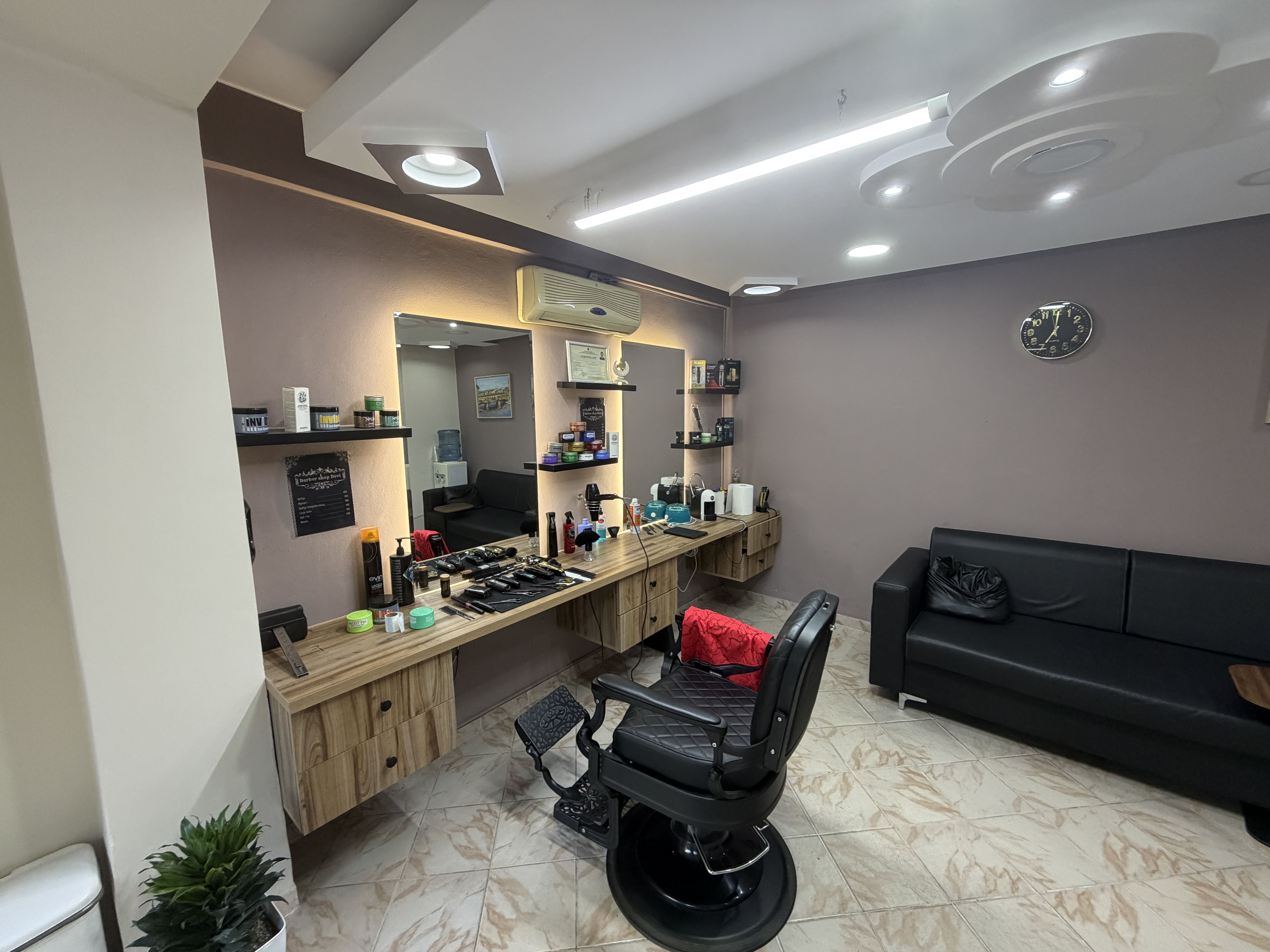 Devi Barber Shop
