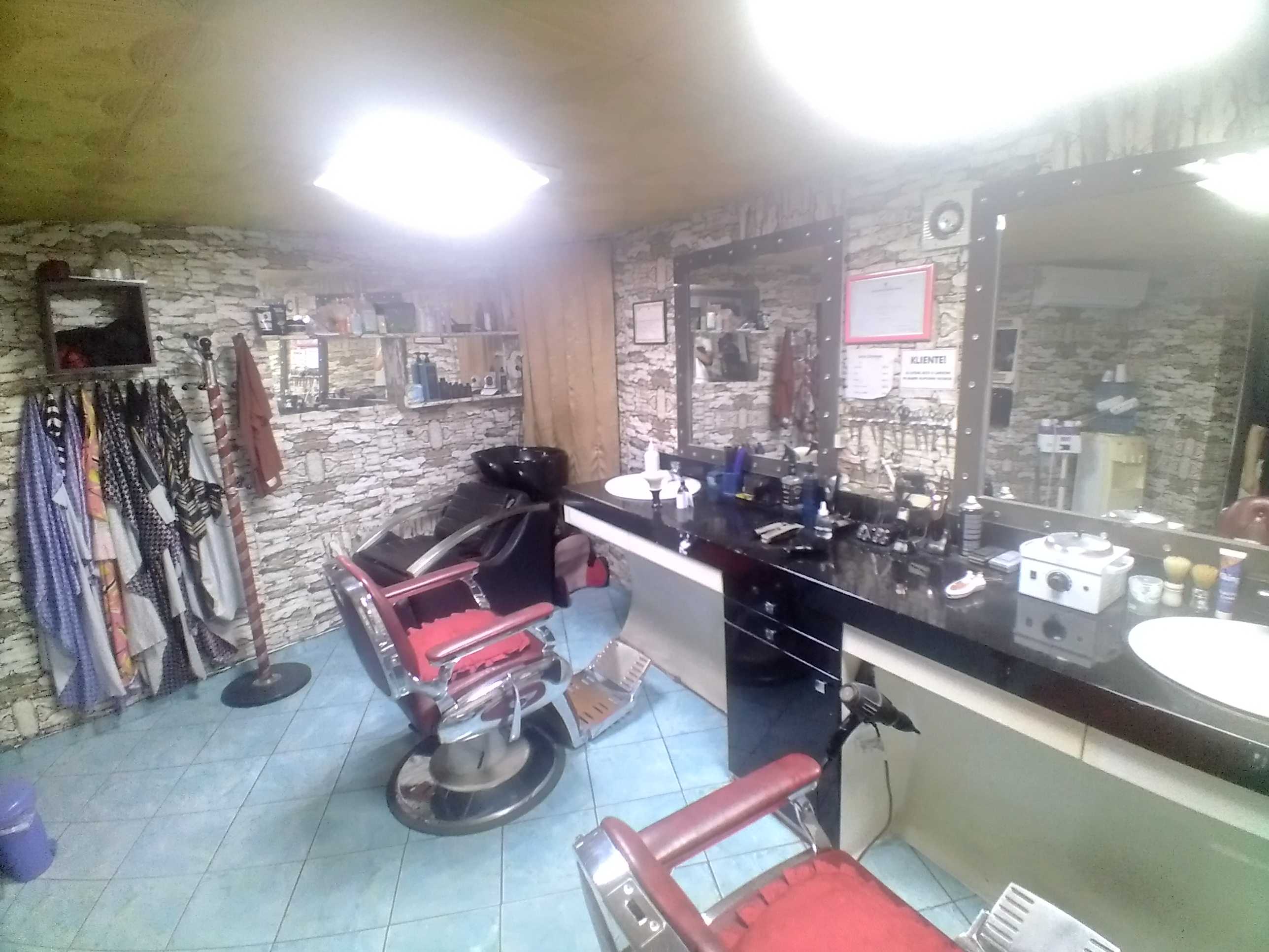 Gezim Barber